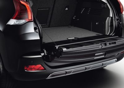 Car trunk compartment